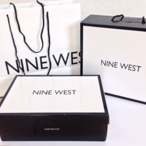 Nine West sparkly silver heels size 9.5